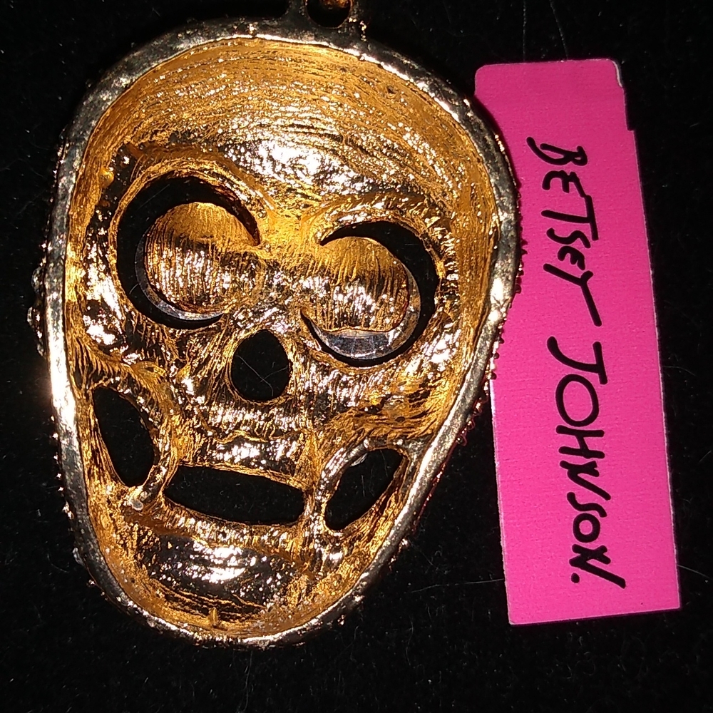 Betsey Johnson White Crystal Skull with Red Eyes Pendant Necklace - Picture 3 of 5